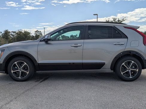 New 2025 Kia Niro SX image 8