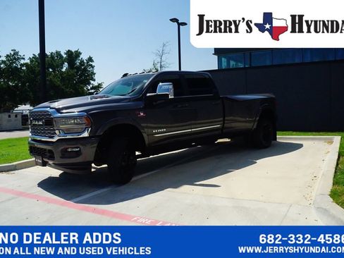 Used 2024 RAM 3500 Limited AWD/4WD image 4