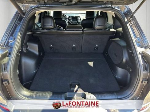 Used 2019 Jeep Cherokee Limited AWD/4WD image 25