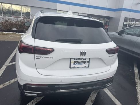 Used 2025 Buick Envision Sport Touring image 5