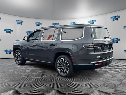 Used 2022 Jeep Grand Wagoneer Series III w/ Rear Seat Video Group 1 image 3