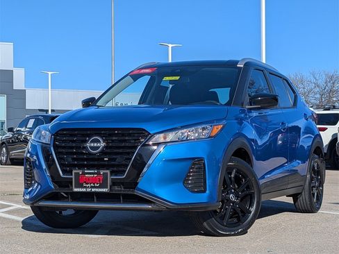 Certified 2023 Nissan Kicks SV image 1