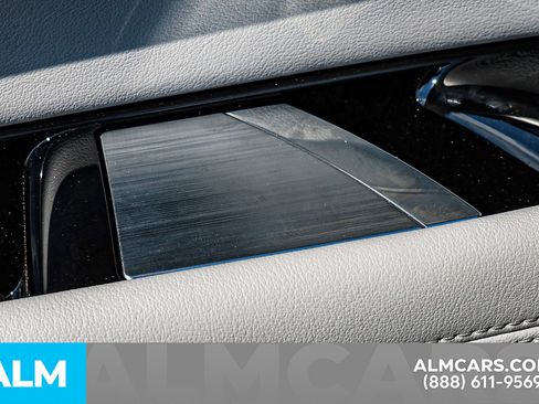 Used 2025 Cadillac Lyriq Luxury image 46