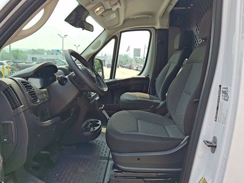 Used 2025 RAM ProMaster 2500 w/ U-Haul Equipment Group FWD image 11