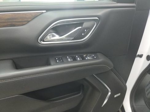 Used 2024 Chevrolet Tahoe Premier AWD/4WD image 9