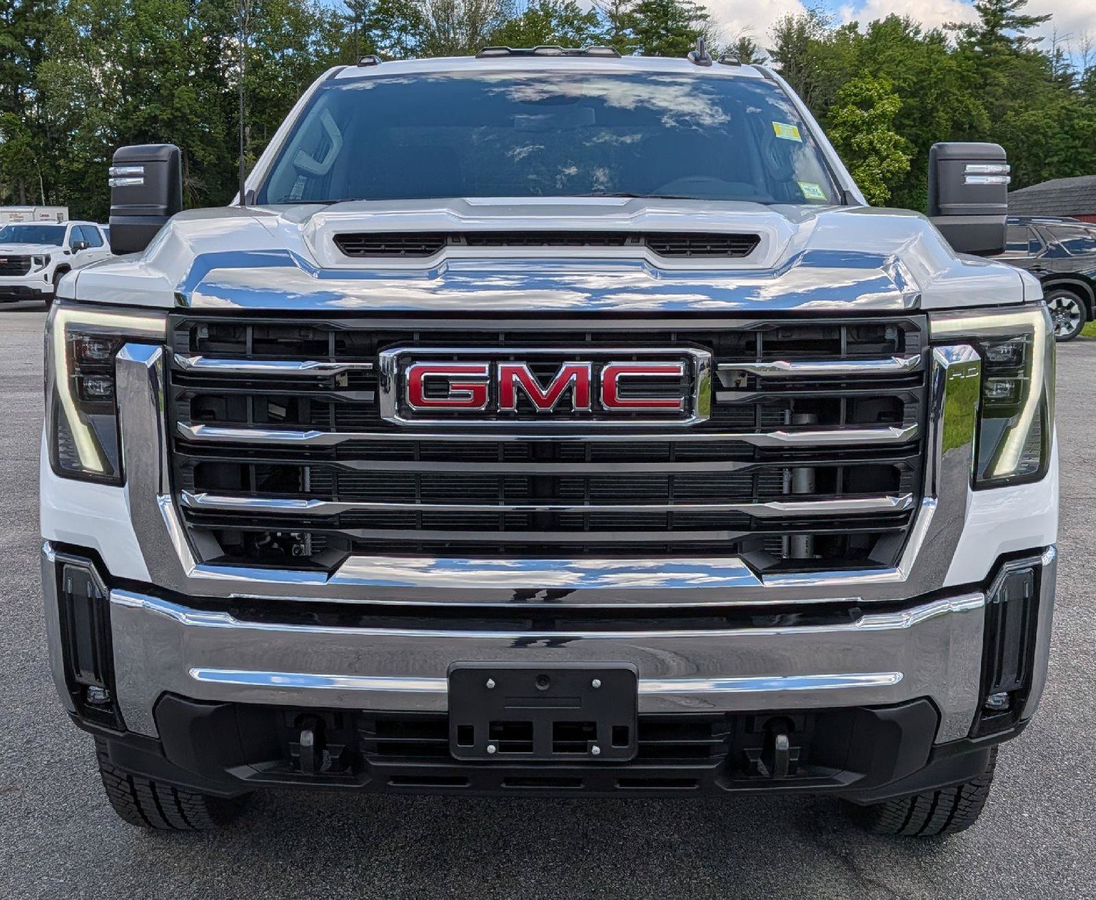 New 2026 GMC Sierra 3500 SLE w/ SLE Convenience Package AWD/4WD image 2