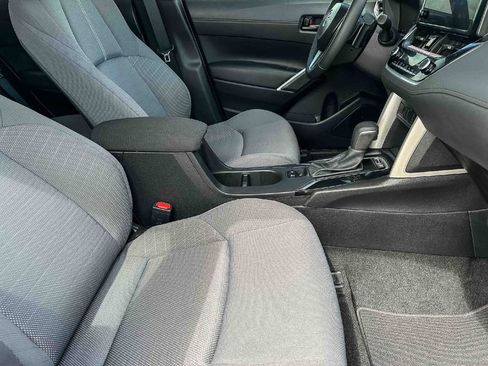 Used 2024 Toyota Corolla Cross SE image 22