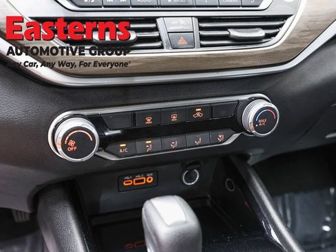 Used 2024 Nissan Altima 2.5 SV FWD image 20