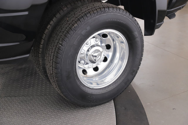 Used 2025 RAM 3500 Limited w/ Towing Technology Group AWD/4WD image 12