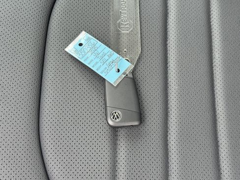 New 2025 Volkswagen Taos SEL image 36