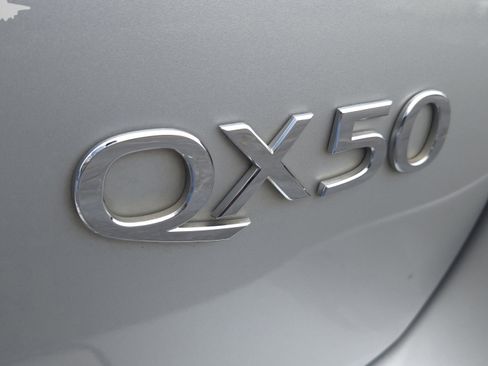 Used 2017 INFINITI QX50 2WD w/ Premium Plus Package image 9