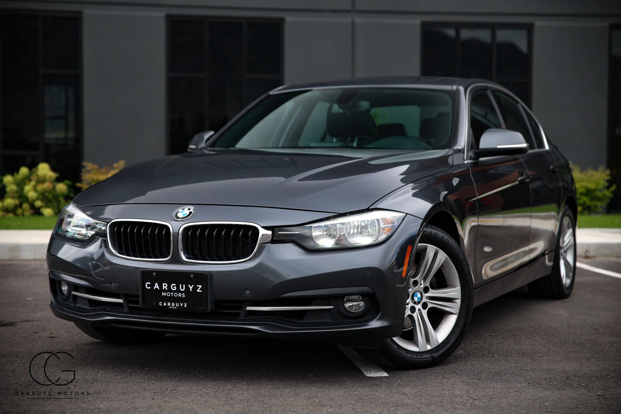 Used 2017 BMW 330i Sedan RWD image 2