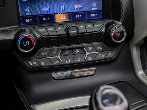 Used 2015 Chevrolet Corvette Z06 w/ 3LZ Preferred Equipment Group image 73