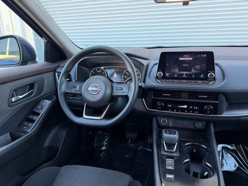 Used 2023 Nissan Rogue SV image 35