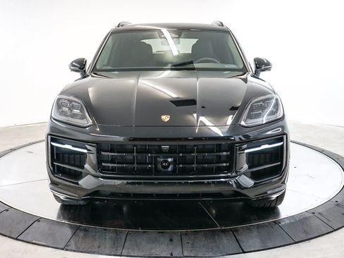 New 2026 Porsche Cayenne GTS AWD/4WD image 6