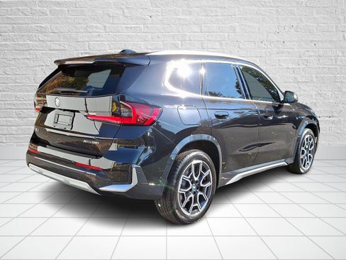 Used 2025 BMW X1 xDrive28i w/ Technology Package image 4