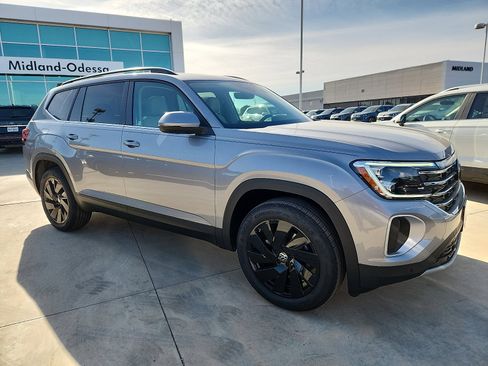 New 2026 Volkswagen Atlas SE image 8