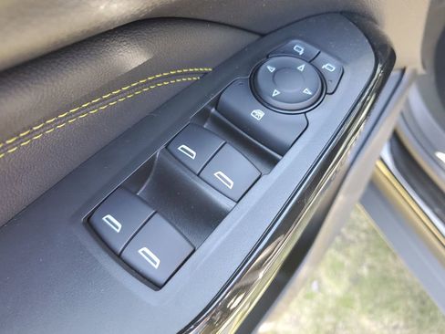 Used 2025 Chevrolet Trax LT image 21