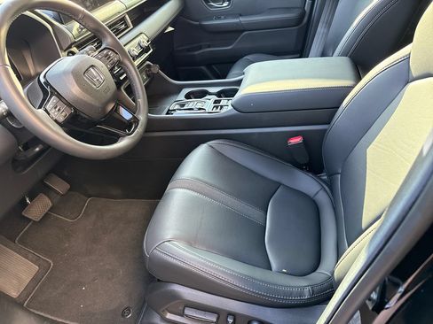 Certified 2026 Honda Pilot EX-L image 9