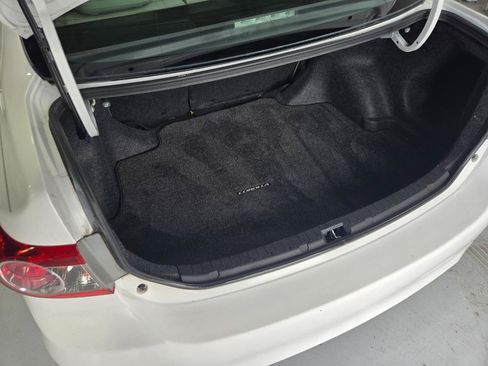 Used 2013 Toyota Corolla L FWD image 16