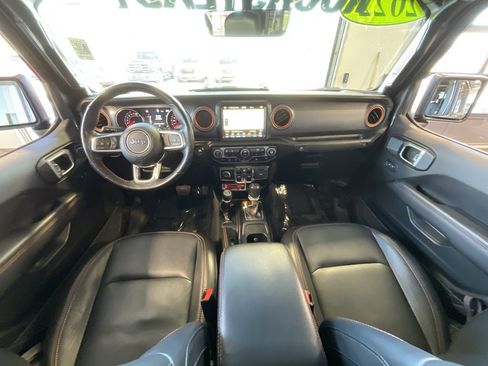 Used 2022 Jeep Gladiator Mojave w/ Cold Weather Group image 9