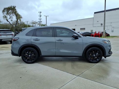 Used 2025 Honda HR-V Sport image 12