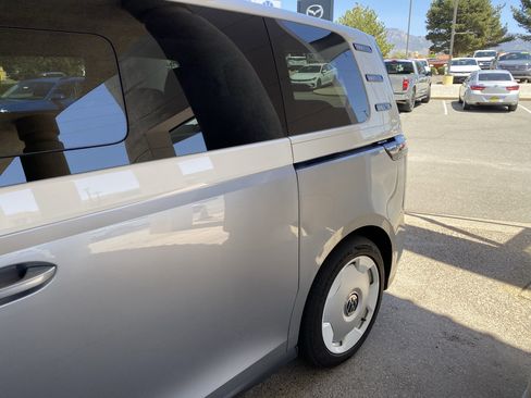 Used 2025 Volkswagen ID. Buzz 1st Edition image 54