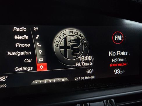 Used 2017 Alfa Romeo Giulia Ti image 32