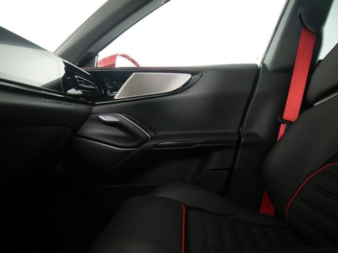 Used 2025 Ferrari Purosangue AWD/4WD image 28