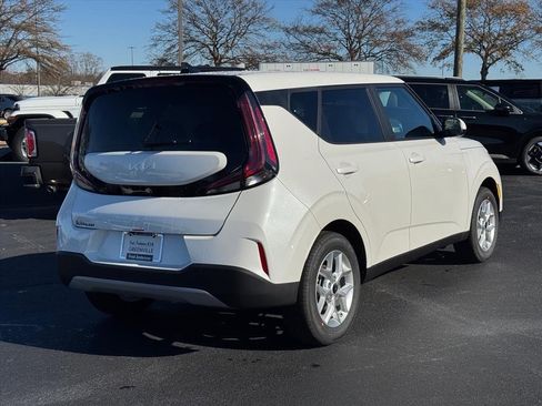 New 2025 Kia Soul LX image 3