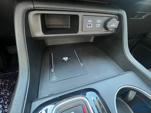 Used 2025 Honda Pilot Elite image 14