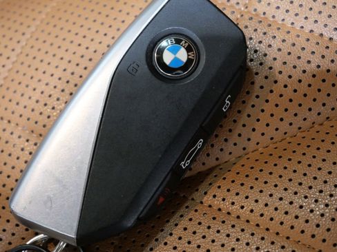 Used 2024 BMW X5 xDrive50e AWD/4WD image 29
