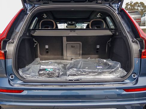 New 2026 Volvo XC60 B5 Plus w/ Protection Package Premier image 28