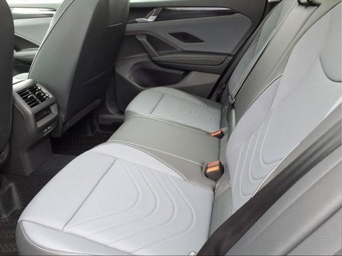 New 2026 Volkswagen Tiguan SE image 13