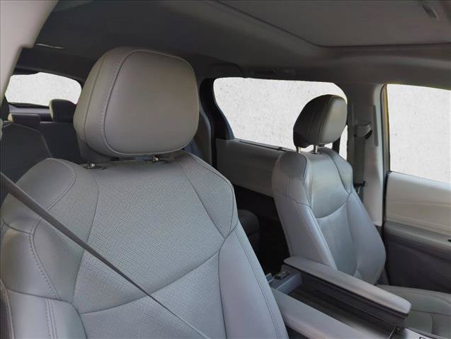 Certified 2022 Toyota Sienna Limited AWD/4WD image 30