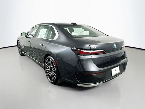 Used 2025 BMW i7 eDrive50 w/ Executive Package RWD image 7