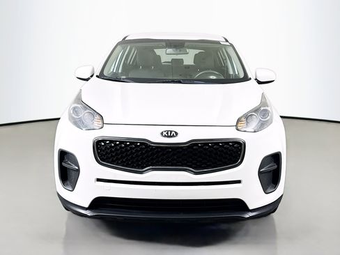Used 2017 Kia Sportage LX image 2