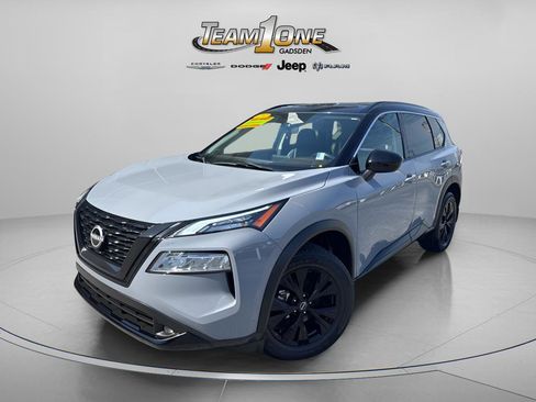 Used 2023 Nissan Rogue SV w/ SV Premium B Package image 5
