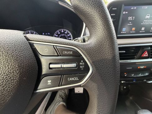 Used 2020 Hyundai Santa Fe SE AWD/4WD image 19