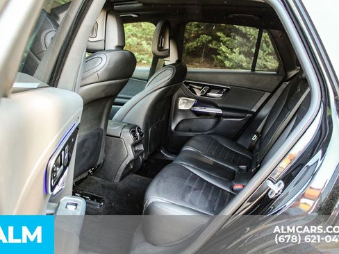Used 2025 Mercedes-Benz GLC 300 4MATIC w/ AMG Line image 18