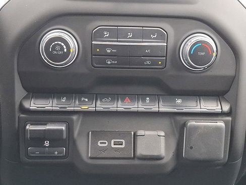 Used 2025 Chevrolet Silverado 2500 Custom w/ Custom Convenience Package image 15