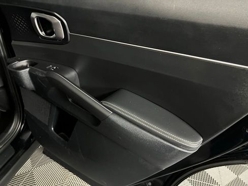 Used 2024 Kia Sorento LX image 29