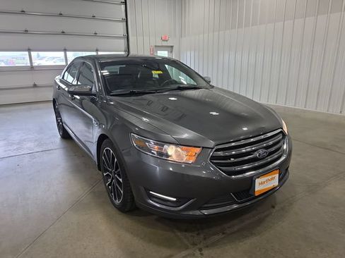 Used 2019 Ford Taurus Limited AWD/4WD image 2