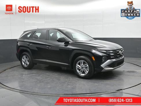 Used 2025 Hyundai Tucson SE AWD/4WD image 4