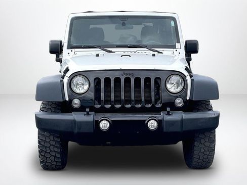 Used 2018 Jeep Wrangler Sport AWD/4WD image 2