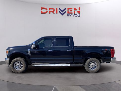 Used 2022 Ford F250 XLT w/ XLT Premium Package image 3