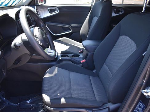 Used 2024 Kia Soul LX w/ Option Group 015 FWD image 21