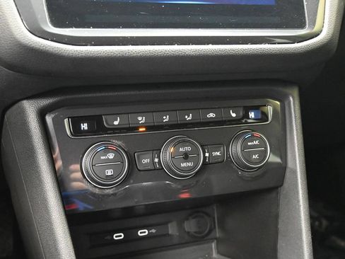 Used 2021 Volkswagen Tiguan SE AWD/4WD image 20