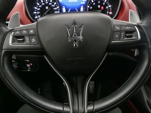 Used 2020 Maserati Levante S GranSport image 40