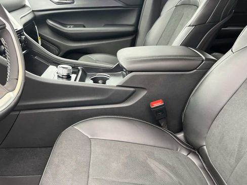 New 2025 Jeep Grand Cherokee L Laredo image 25